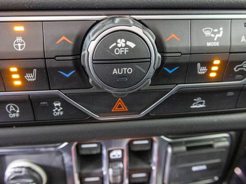 New 2026 Jeep Gladiator Sport AWD/4WD image 8