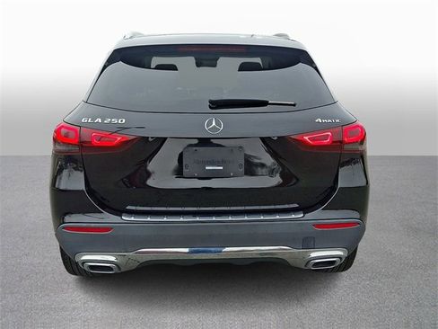Used 2023 Mercedes-Benz GLA 250 4MATIC image 5