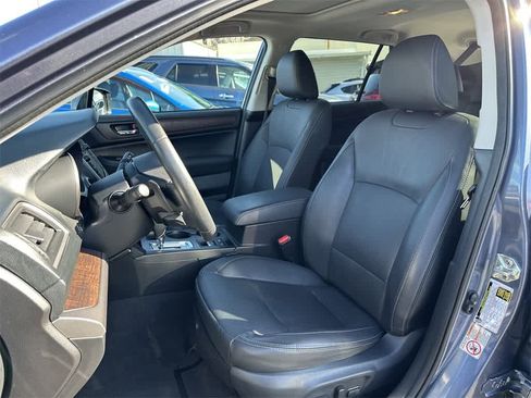 Used 2017 Subaru Outback 2.5i Limited image 11