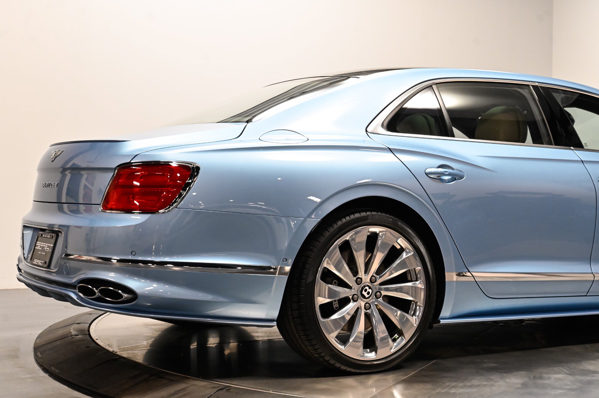 Used 2022 Bentley Flying Spur V8 AWD/4WD image 55
