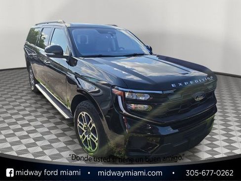 Used 2025 Ford Expedition Max Active AWD/4WD image 1