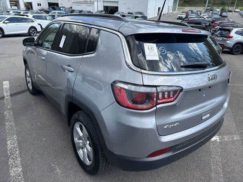 Used 2018 Jeep Compass Latitude w/ Cold Weather Group AWD/4WD image 8