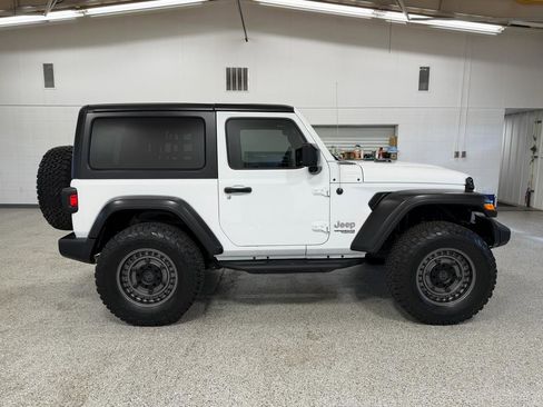 Used 2021 Jeep Wrangler Sport image 5