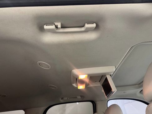 Used 2010 GMC Yukon SLT image 30