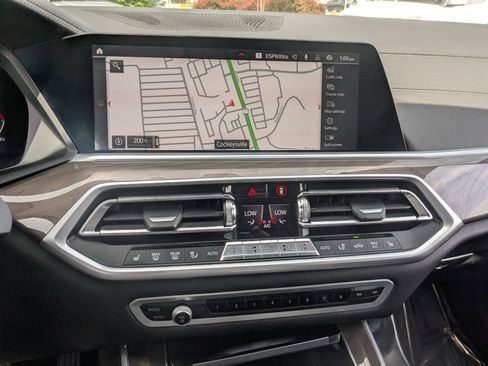 Used 2022 BMW X5 xDrive40i w/ Premium Package AWD/4WD image 15