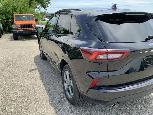 Used 2023 Ford Escape ST-Line w/ Tech Pack #1 AWD/4WD image 17