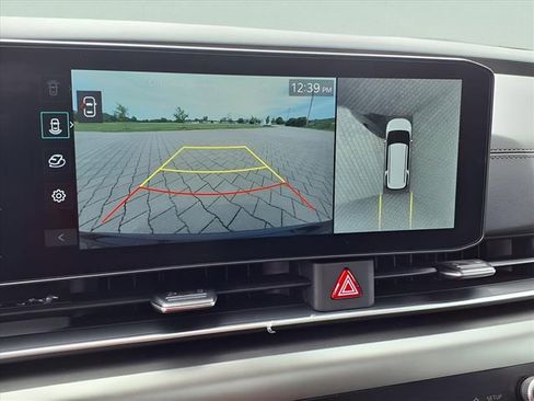 New 2025 Kia Carnival SX w/ SX Dark Edition Package FWD image 9