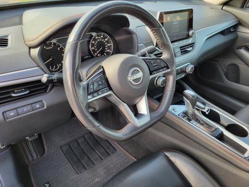 Used 2024 Nissan Altima 2.5 SR FWD image 10