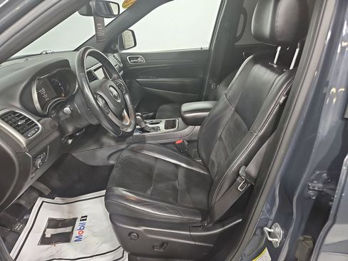 Used 2018 Jeep Grand Cherokee Altitude AWD/4WD image 10