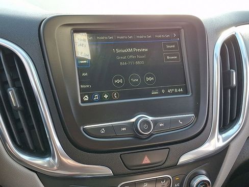 Used 2019 Chevrolet Equinox LT image 18