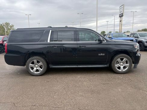 Used 2019 Chevrolet Suburban LT image 5