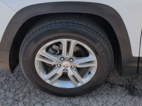 Used 2023 GMC Terrain SLE w/ Driver Convenience Package FWD image 34