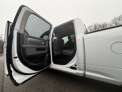 Used 2019 RAM 1500 Big Horn AWD/4WD image 18