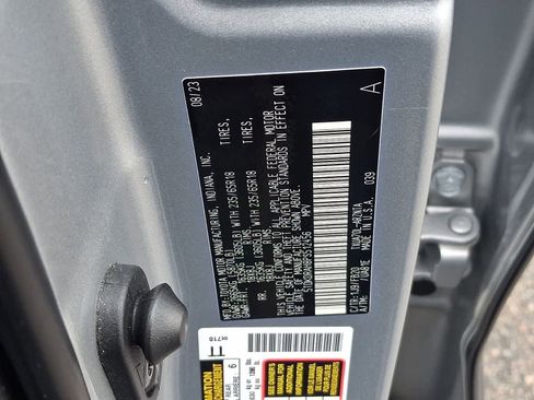 Used 2023 Toyota Highlander LE image 29