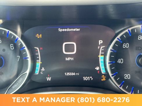 Used 2018 Chrysler Pacifica Touring-L w/ Advanced Safetytec Group FWD image 16