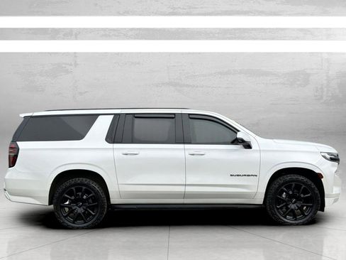 Used 2022 Chevrolet Suburban RST w/ Luxury Package image 4