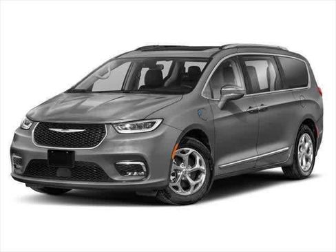 Used 2021 Chrysler Pacifica Touring-L image 1