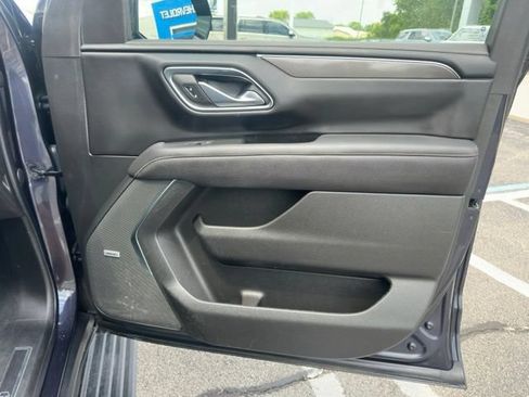 Used 2023 GMC Yukon AT4 w/ Technology Package AWD/4WD image 10