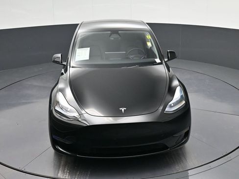 Used 2024 Tesla Model Y Long Range image 32