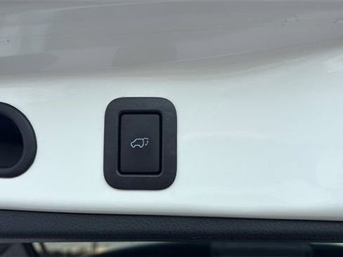 Used 2015 Toyota Highlander Limited image 30