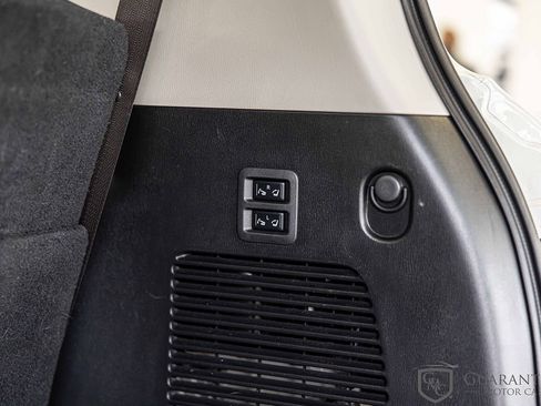 Used 2019 Nissan Armada Platinum image 20