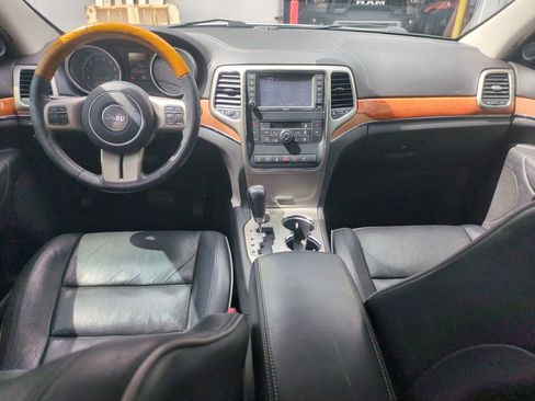 Used 2013 Jeep Grand Cherokee Overland w/ Advance Technology Group AWD/4WD image 17