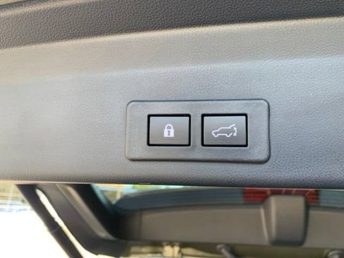 Used 2025 Subaru Ascent Touring AWD/4WD image 6