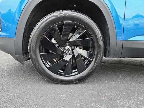 Certified 2024 Volkswagen Atlas Cross Sport SE w/ Black Wheel Package AWD/4WD image 10