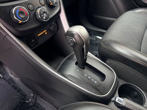 Used 2020 Chevrolet Trax LT w/ LT Convenience Package image 19