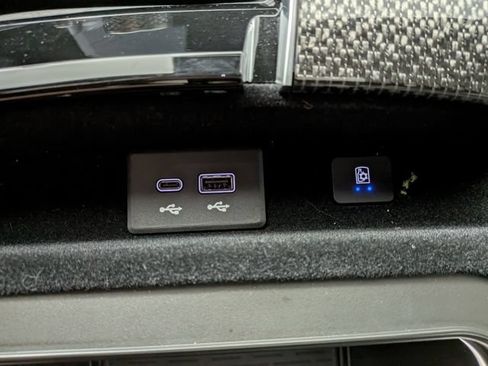 Certified 2025 Cadillac Escalade V w/ LPO, ONYX Package AWD/4WD image 7