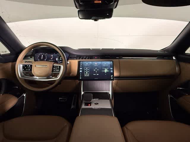 Used 2025 Land Rover Range Rover SE AWD/4WD image 15