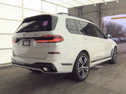 Used 2025 BMW X7 xDrive40i w/ M Sport Package image 2