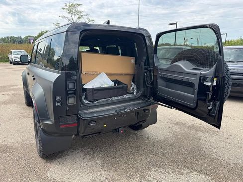 New 2026 Land Rover Defender 110 OCTA AWD/4WD image 6
