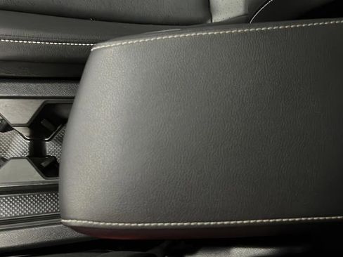 Used 2024 Volkswagen Tiguan SE AWD/4WD image 19