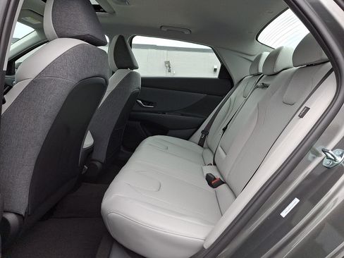 New 2026 Hyundai Elantra Limited image 6