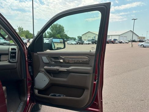 Used 2025 RAM 1500 Limited AWD/4WD image 28