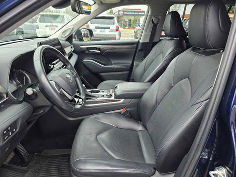 Used 2022 Toyota Highlander Limited image 25