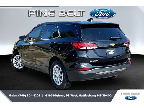 Used 2022 Chevrolet Equinox LT FWD image 2