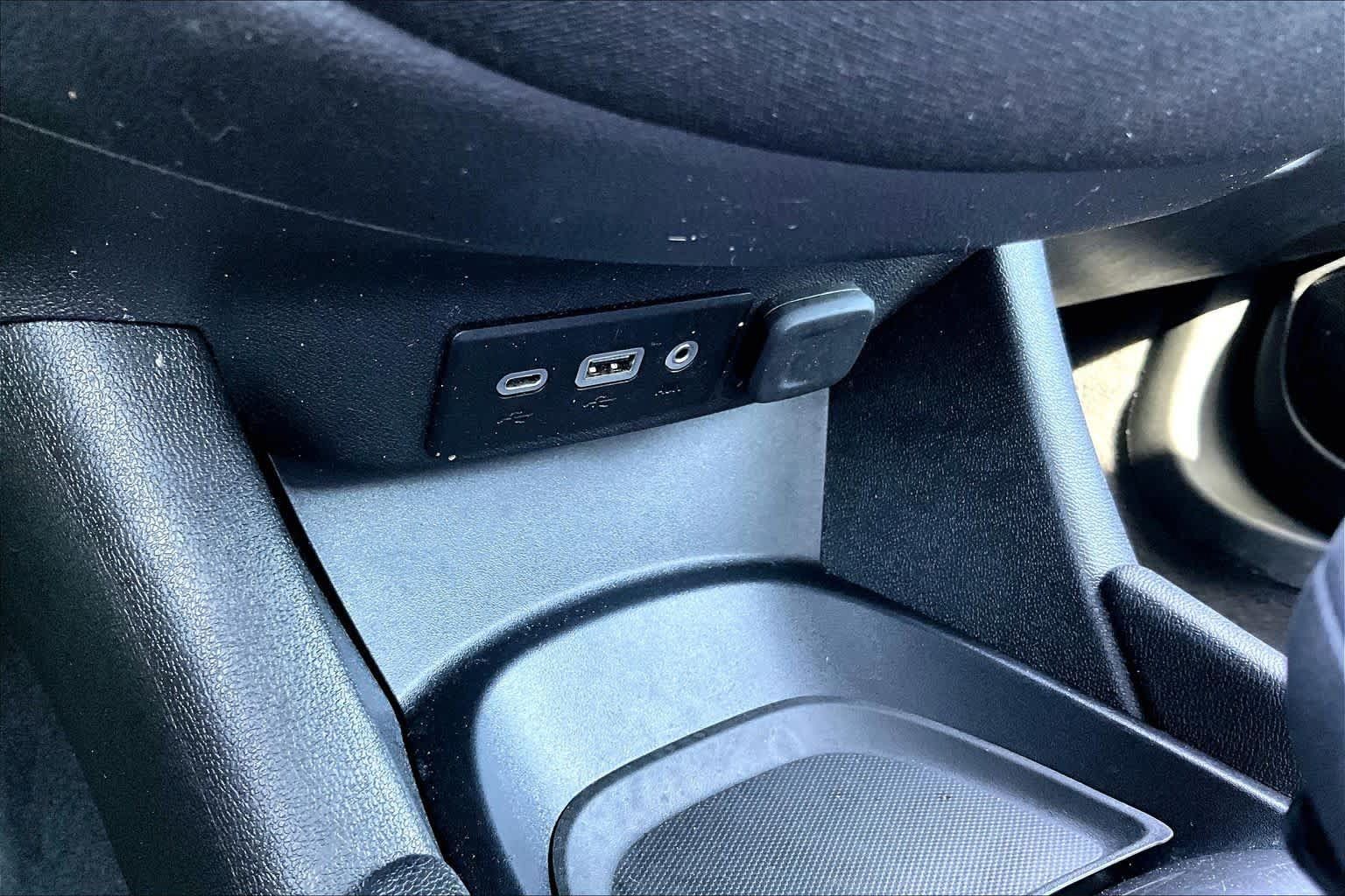 Used 2024 Chevrolet Malibu RS FWD image 28