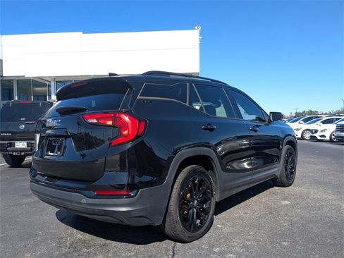 Used 2020 GMC Terrain SLE w/ Driver Convenience Package image 4