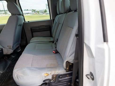 Used 2011 Ford F550 4x4 Crew Cab Super Duty w/ Payload Upgrade Pkg image 11