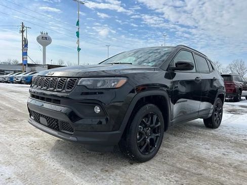 New 2026 Jeep Compass Latitude image 7