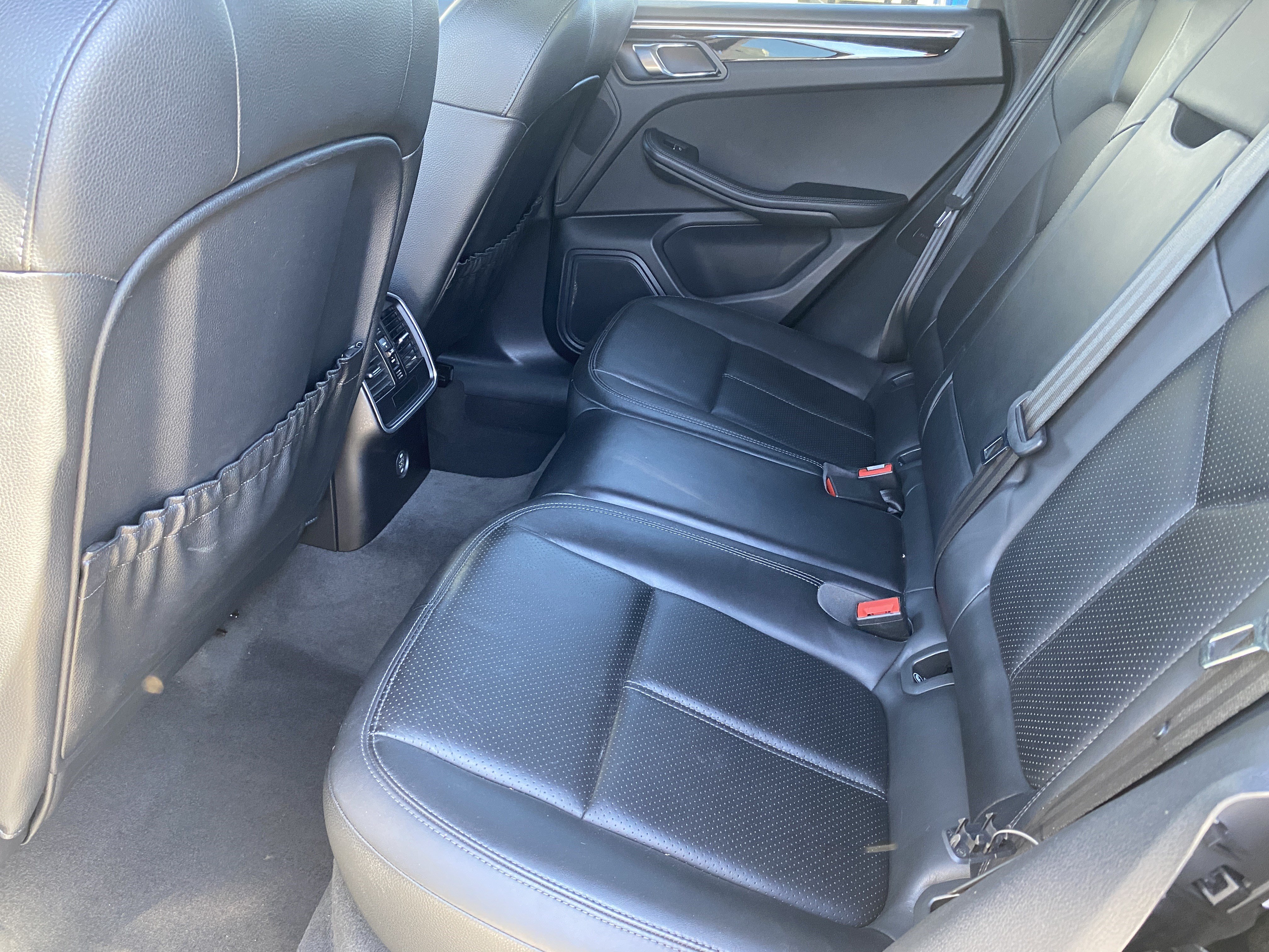 Used 2017 Porsche Macan AWD/4WD image 17