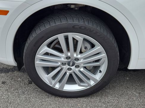 Used 2018 Audi Q5 2.0T Premium Plus w/ Premium Plus Package image 9