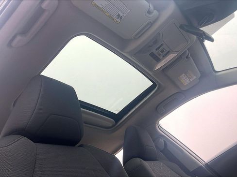 Used 2022 Toyota RAV4 XLE w/ Convenience Package image 27