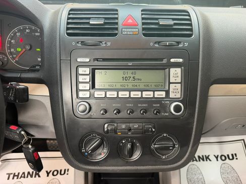 Used 2009 Volkswagen Rabbit S FWD image 20