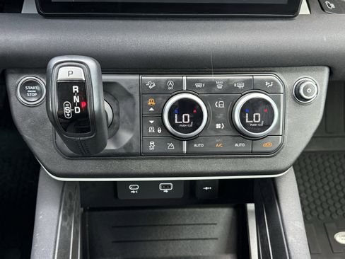 Used 2023 Land Rover Defender 90 S image 65