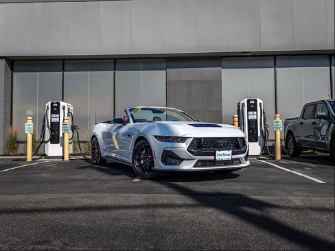 Certified 2025 Ford Mustang GT Premium RWD image 8