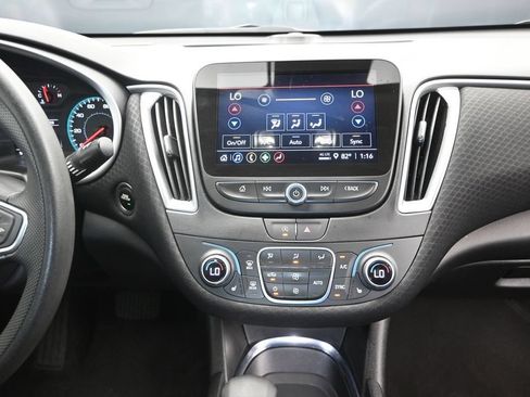 Used 2025 Chevrolet Malibu LT FWD image 28