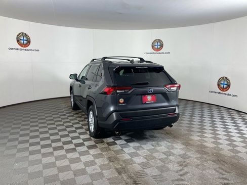 Used 2019 Toyota RAV4 LE w/ Carpet Mat Package image 22